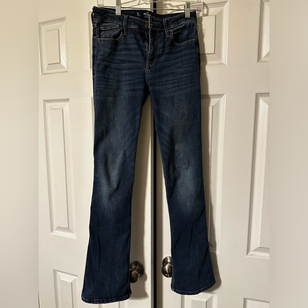 Hollister bootcut jeans, Size 3 short, 26x29